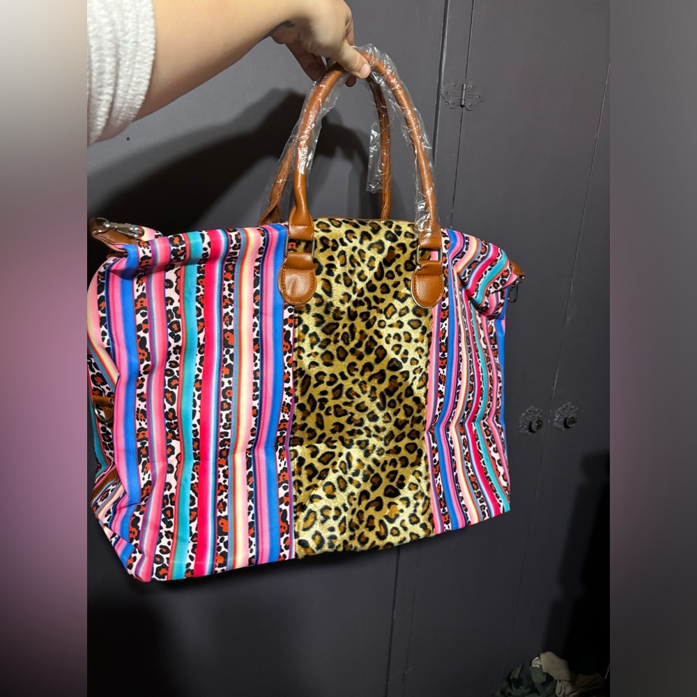 BNIP XL Leopard Colourful Travel Tote Bag Amaryllis Apparel